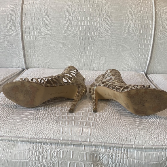 Ivanka Trump Womens Leopard Print Leather Back Zip Strappy Heels Sandals Size 7 - Picture 6 of 10